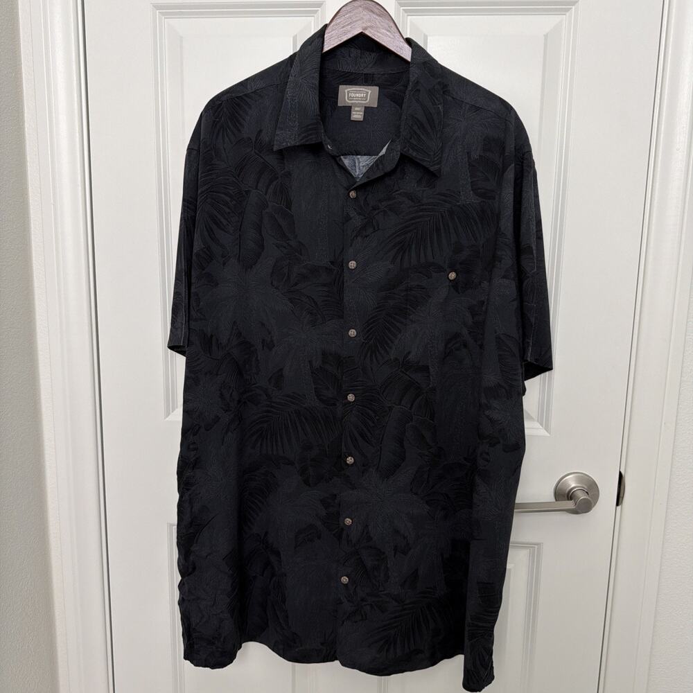 The Foundry Supply Co. Gray and Black Hawaiian Collared Button Down Shirt 2XLT